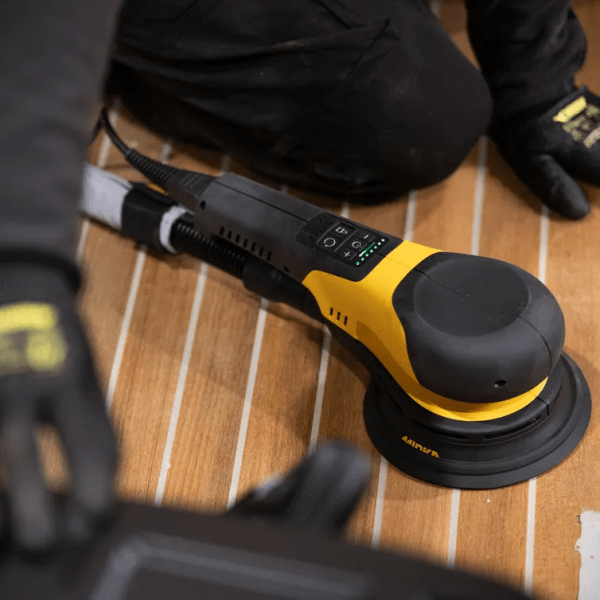 Profesionalni rotacijski brusilnik Mirka DEROS RS 600. Moč, natančnost in nadzor v enem