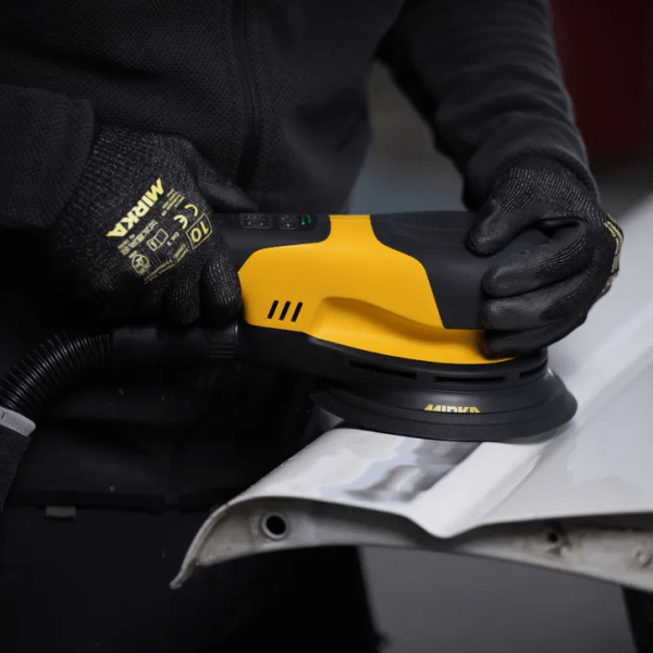 Profesionalni rotacijski brusilnik Mirka DEROS RS 600. Moč, natančnost in nadzor v enem