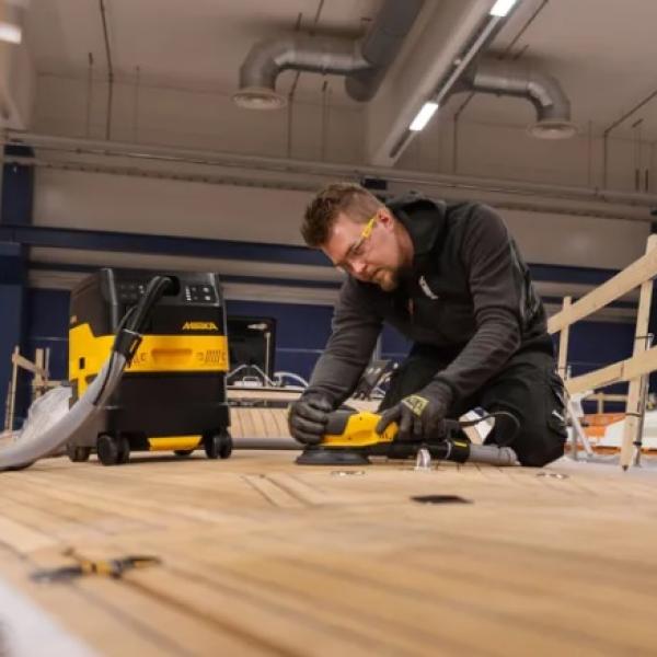 Sesalec MIRKA DEXOS 1217 M AFC