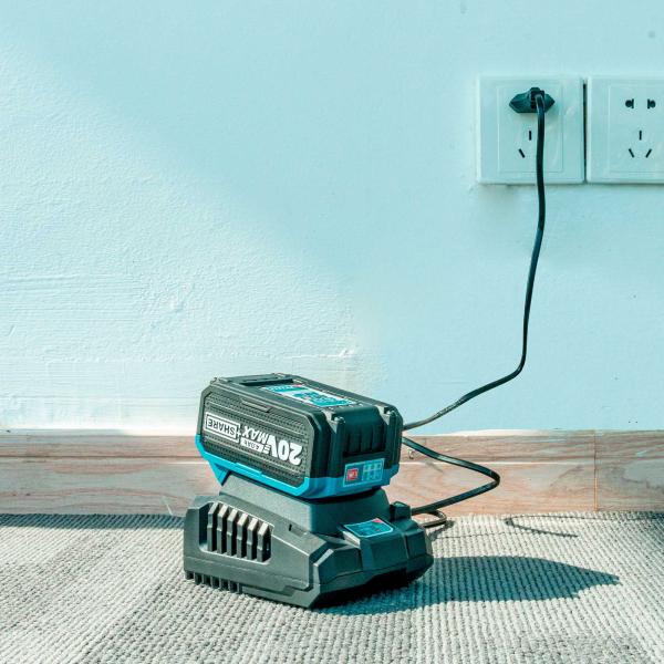 Baterija Total Industrial 4.0Ah