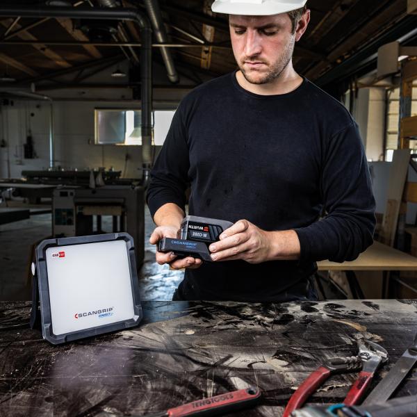 Delovna luč SCANGRIP VEGA 2 CONNECT